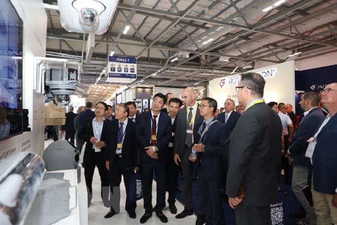 Việt Nam tìm hiểu công nghệ mới tại triển lãm hàng không quốc tế ở Anh