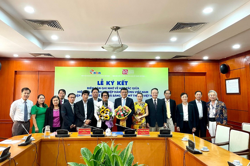 Lễ ký kết Biên bản ghi nhớ về hợp tác giữa Hiệp hội Doanh nghiệp Hàng không Việt Nam (VABA)và Hiệp hội Thiết kế mẫu và sáng tạo mỹ thuật Việt Nam(VDA)