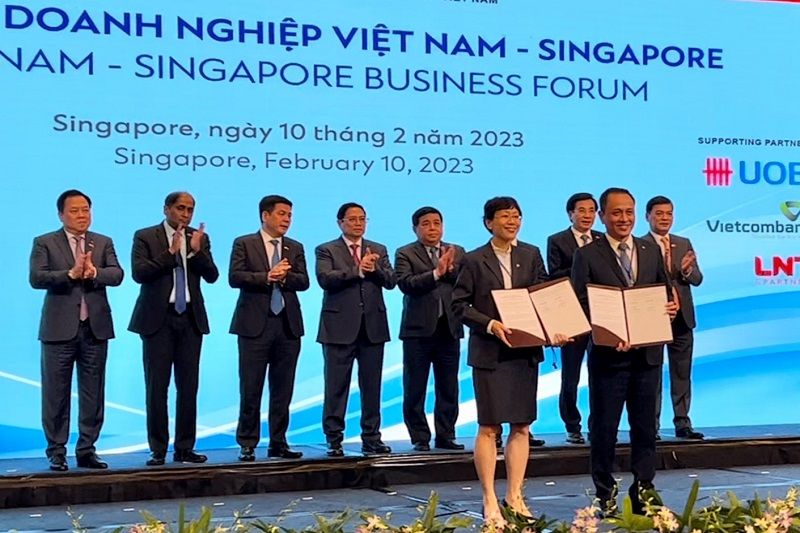 VNA và Singapore Airlines ký kết Biên bản ghi nhớ về tăng cường hợp tác song phương