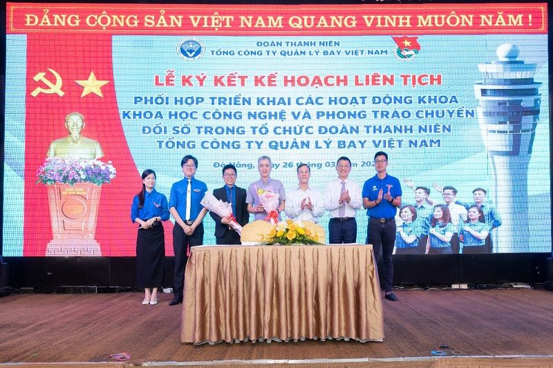 Đoàn Thanh niên VATM: “Lễ kỷ niệm 92 năm ngày thành lập Đoàn TNCS Hồ Chí Minh” và “Đối thoại giữa Bí thư Đảng ủy Tổng công ty với đoàn viên thanh niên”