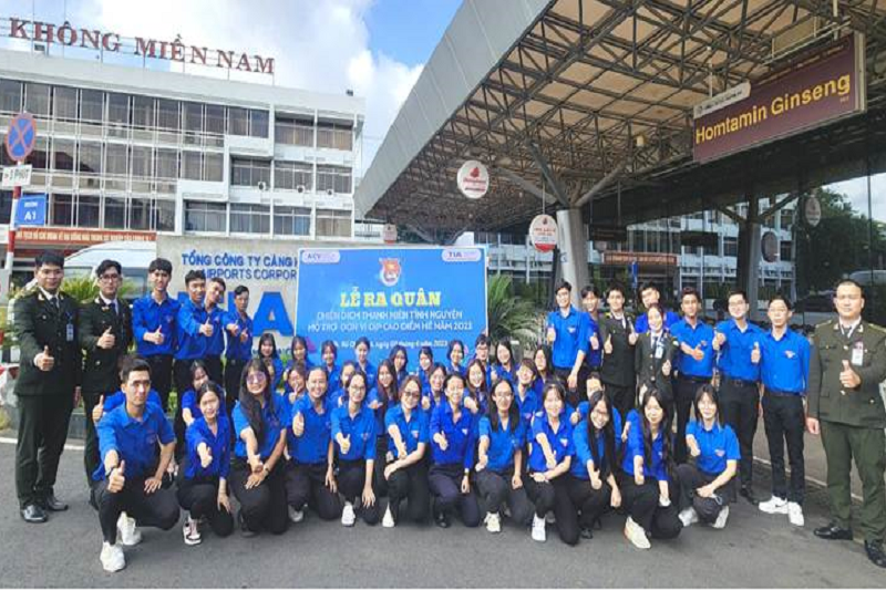 Lễ ra quân Chương trình “Thanh niên tình nguyện hỗ trợ đơn vị dịp cao điểm Hè 2023” của Cảng HKQT Tân Sơn Nhất