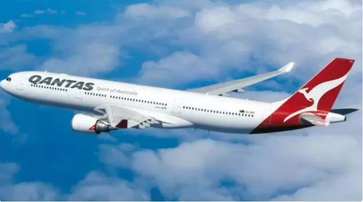 Máy bay A330-200 của Qantas Airways hạ cánh an toàn với 1 động cơ
