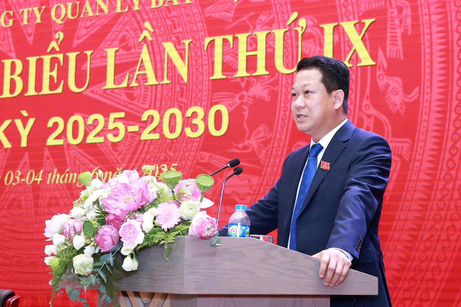 Điều hành an toàn cho 3,8 triệu chuyến bay, góp phần bảo đảm an ninh Tổ quốc