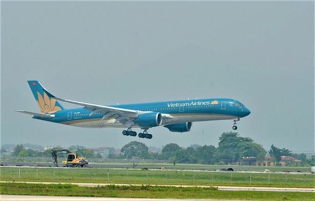Chuyến bay thương mại quốc tế đầu tiên về Việt Nam của  ngành hàng không Việt