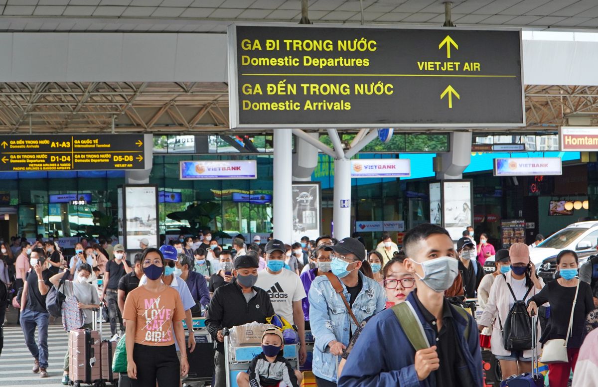Sân bay Tân Sơn Nhất ùn tắc, ACV ra thông báo khẩn