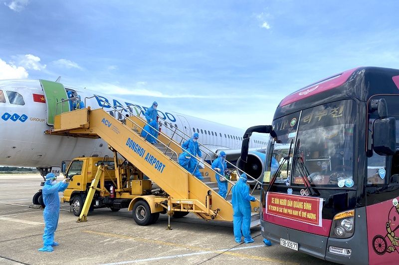 Bamboo Airways thực hiện 2 chuyến bay đưa gần 400 công dân Quảng Bình trở về quê